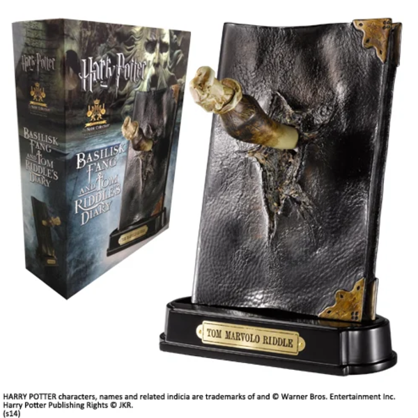 Réplica 1/1 Diario Tom Riddle con Colmillo de Basilisco Harry Potter