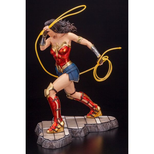 DC Comics DKV13 Wonder Woman Figura Da 12 Pollici - Batman V Superman, 10 Punti Di Articolazione