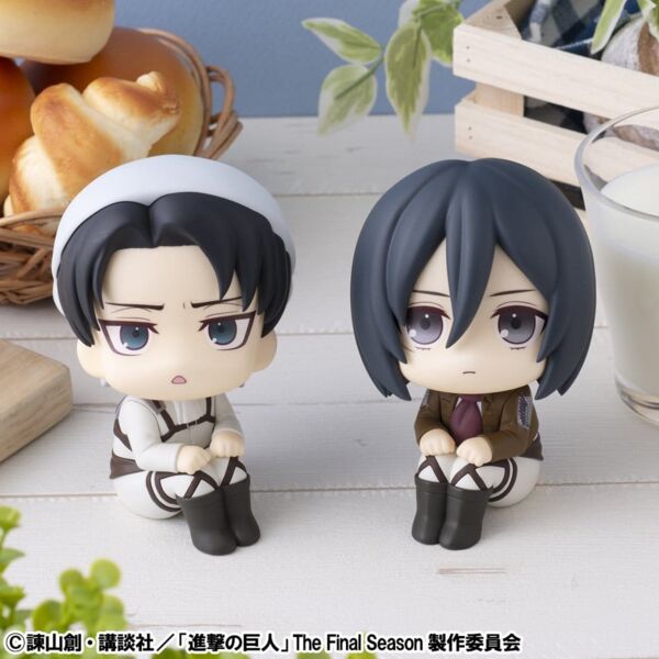 Attack on Titan Estatuas PVC Look Up Levi Cleaning up Ver. & Mikasa Ackerman (with gift) 11 cm           