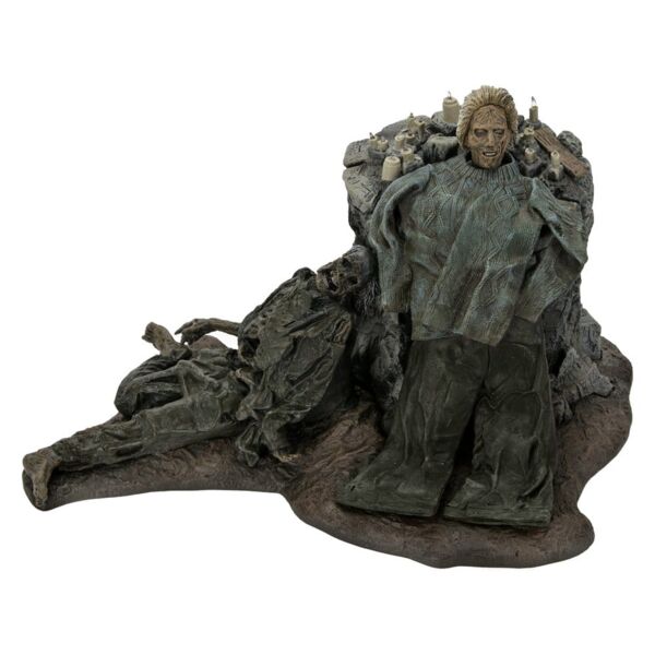 Friday the 13th: The Game Diorama Trenchcoat with Spikes Inferno Room Deluxe Set 