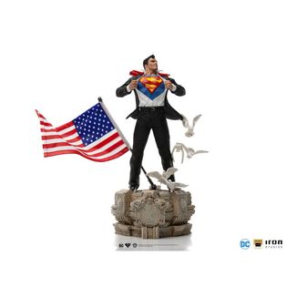 Estatua Clark Kent Superman DC Comics Deluxe Art Scale