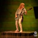 Def Leppard Estatua Rock Iconz Rick Savage 24 cm