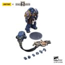 Warhammer 40,000: Space Marine 2 Figura Ultramarines Heavy Artificer Armor with Relic Multi-Melta 13 cm