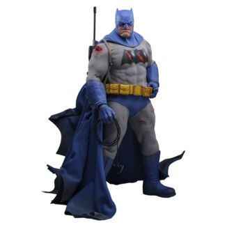 Batman: The Dark Knight Returns Figura Comic Masterpiece 1/6 Batman (Battle Damaged Version) 32 cm