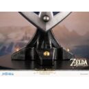 The Legend of Zelda Breath of the Wild PVC Statue Hylian Shield Standard Edition 29 cm